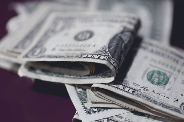 Close-up de fundo monetário com notas de dólar. Conceito de economia e finanças. - Foto, Imagem