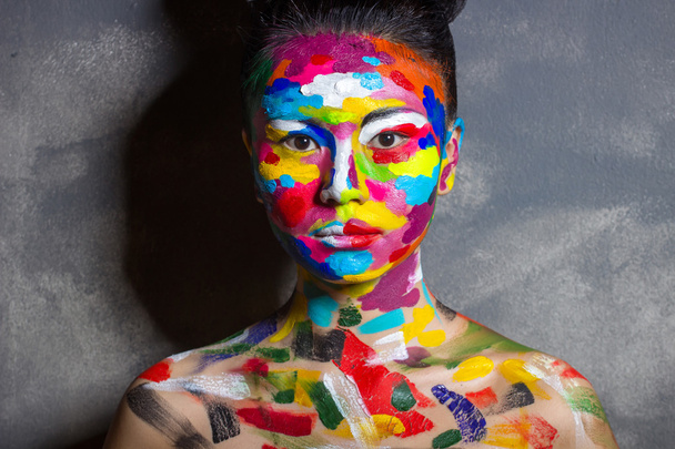 Mulher asiática com arte facial
 - Foto, Imagem