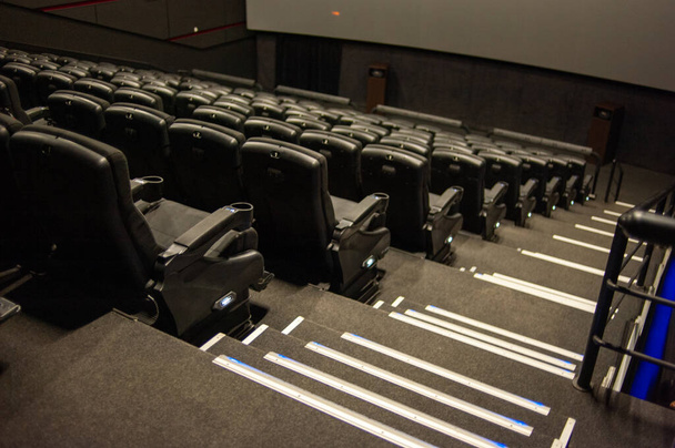 empty chairs in the auditorium - Zdjęcie, obraz