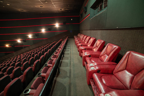 пустые места в кинозале - Фото, изображение