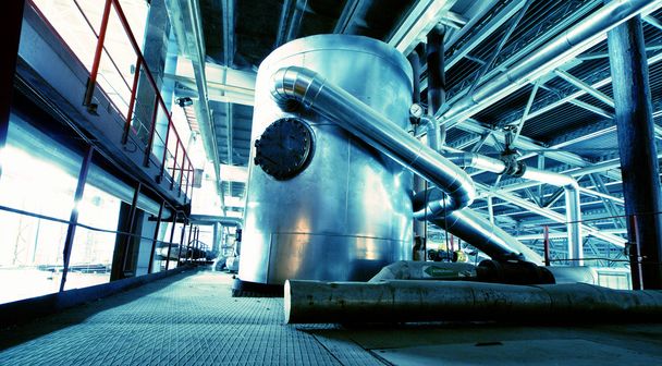 Zona industrial, Tuberías de acero en tonos azules - Foto, imagen