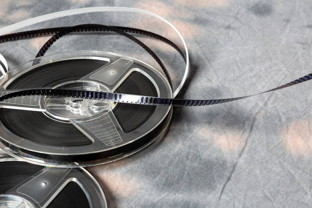 carretes de rayas de película de 8 mm. Grabado en estudio. Efecto vintage - Foto, Imagen