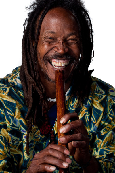 Rastafarian παίζει τη φλογέρα - Φωτογραφία, εικόνα