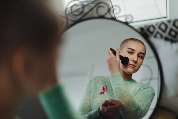 Beauty routine of a young woman with cancer. - Zdjęcie, obraz