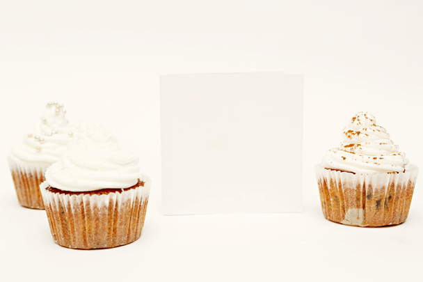 Boş kartı ile cupcakes - Fotoğraf, Görsel