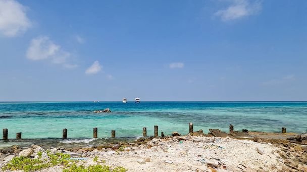 Paradicsom Maldív-szigetek, nem csak fehér strandok és türkiz víz, Férfi, Maafushi és Gulhi-sziget - Fotó, kép