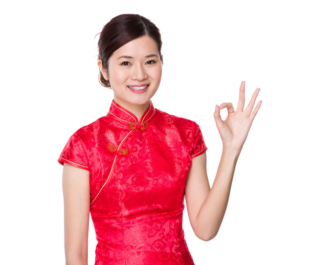 Mujer asiática en vestido rojo
 - Foto, Imagen