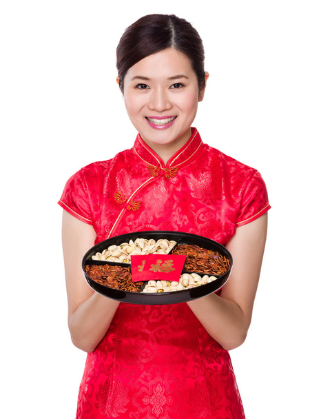 Mujer asiática en vestido rojo
 - Foto, Imagen