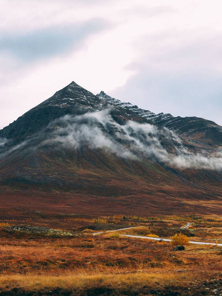 Peaceful landscape of mountains on a foggy day, Iceland - Foto, immagini