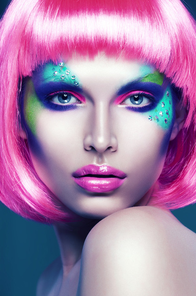 Woman in pink wig - Foto, Imagen