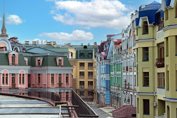 Cidade de luxo colorido Vozdvizhenka edifícios de rua de Kiev, Ucrânia - Foto, Imagem