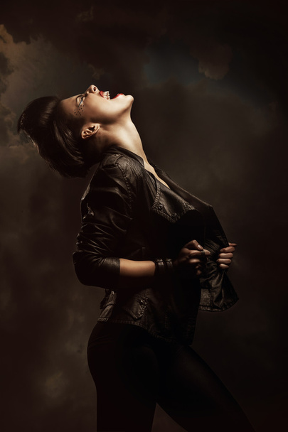 Screaming woman in jacket - Foto, Imagem