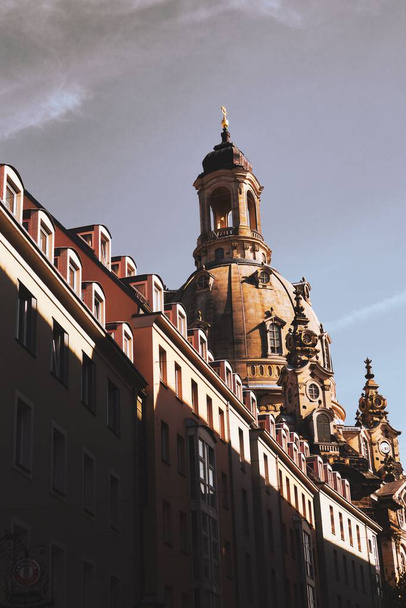 A vertical shot of the Church of Our Lady in sunlight, Dresden, Germany - Foto, imagen