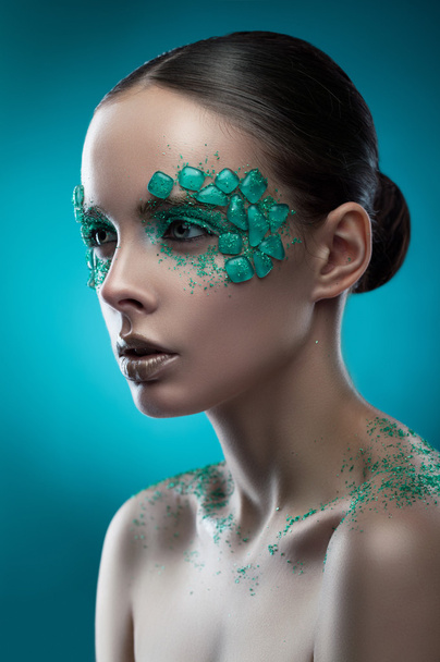 Woman with turquoise stones - Zdjęcie, obraz