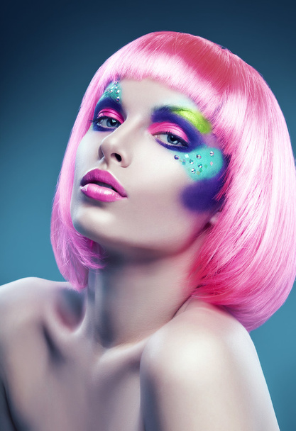 Woman with pink hair - Fotoğraf, Görsel