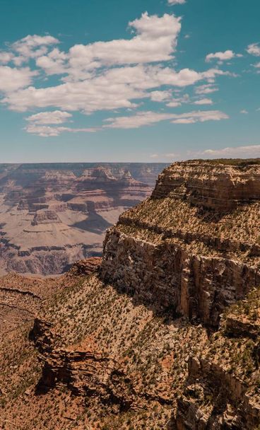 A vertical aerial view of the Grand Canyon National Park in Arizona, USA from South Rim Trail - Foto, imagen