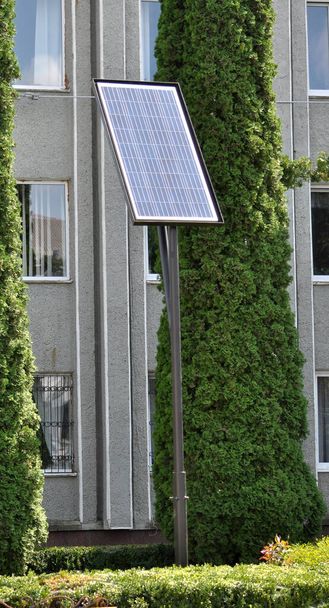 Panneaux préfabriqués pour absorber l'énergie solaire et la convertir en électricité ou en chaleur. - Photo, image