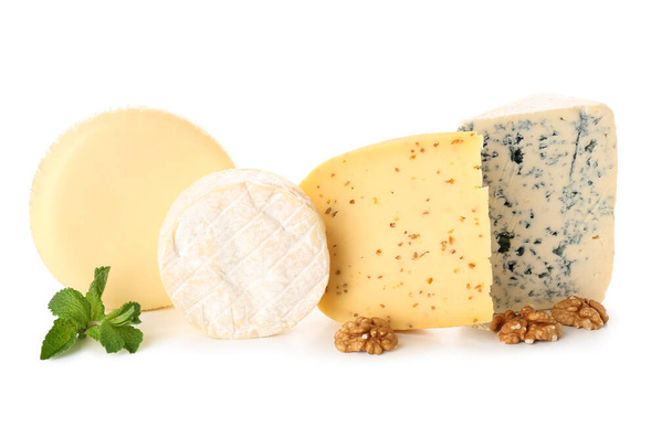 白い背景に分離チーズの異なる種類 - 写真・画像