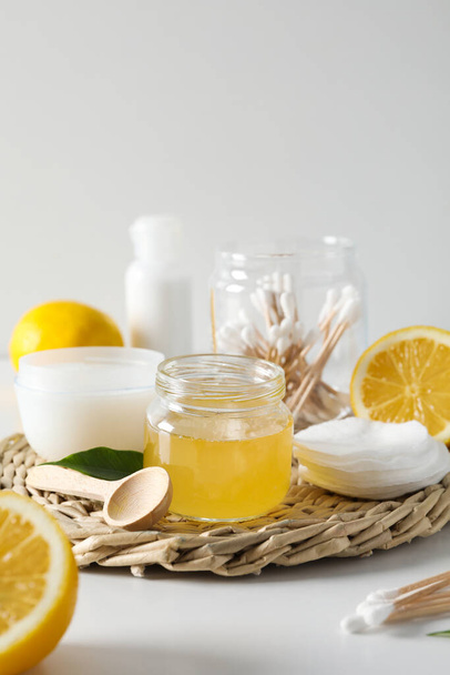 Concept of face and skin care supplies - Honey cosmetic - Foto, afbeelding
