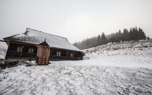 cabane dans la neige - Photo, image