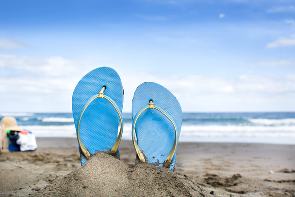 Summer shoes on sand - Foto, Bild