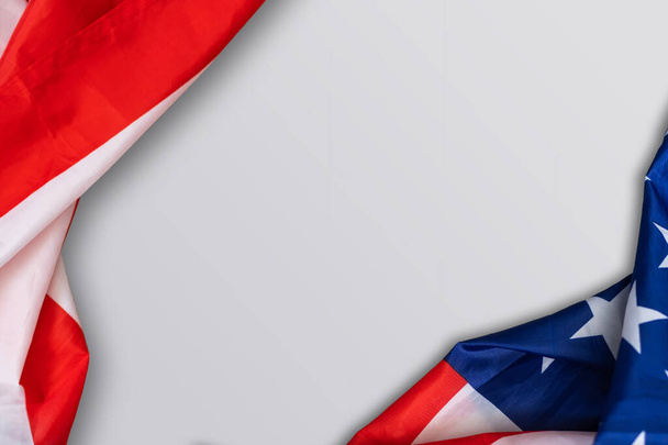 Gros plan du drapeau américain sur fond uni. - Photo, image