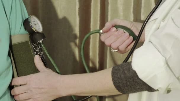 Blutdruckkontrolle - Filmmaterial, Video