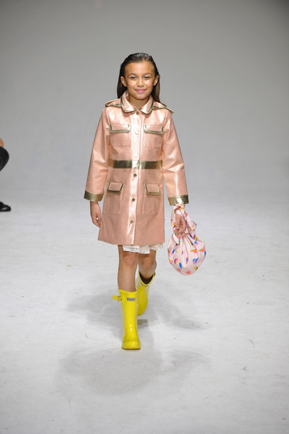 Oil and Water preview at petitePARADE Kids Fashion Week - Φωτογραφία, εικόνα
