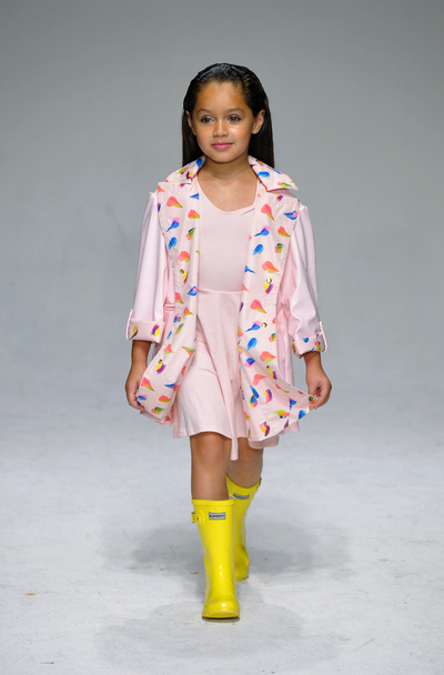 Oil and Water preview at petitePARADE Kids Fashion Week - Фото, зображення