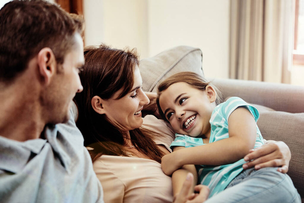 What would you like to get up to this weekend. a family bonding together at home - Foto, immagini