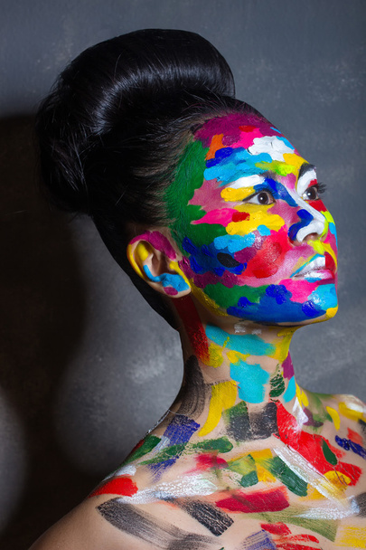 Aasian nainen kasvojen taidetta
 - Valokuva, kuva