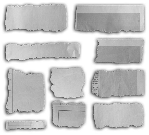 10 kpl repeytynyttä paperia tavallisella pohjalla  - Valokuva, kuva