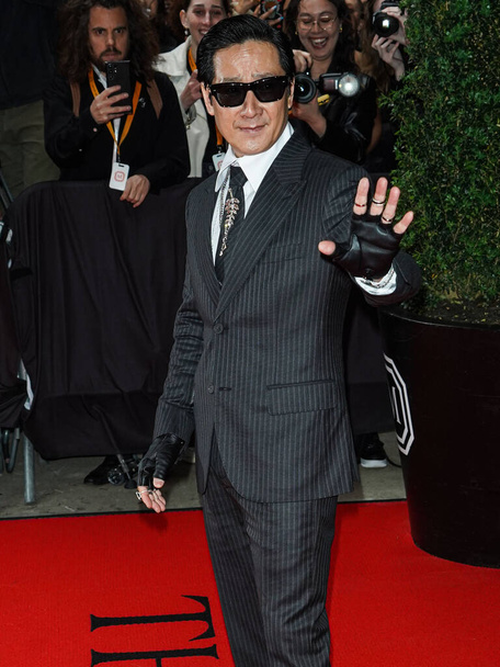 Ke Huy Quan departs The Mark Hotel for The 2023 Met Gala (2023 Costume Institute Benefit) Celebrating 'Karl Lagerfeld: A Line Of Beauty' at The Mark Hotel on May 1, 2023 in Manhattan, New York City, New York, United States.  - Foto, Bild