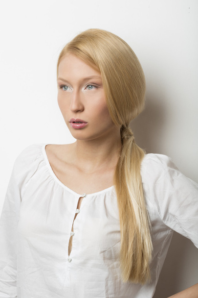 Krásná žena s blond vlasy - Fotografie, Obrázek