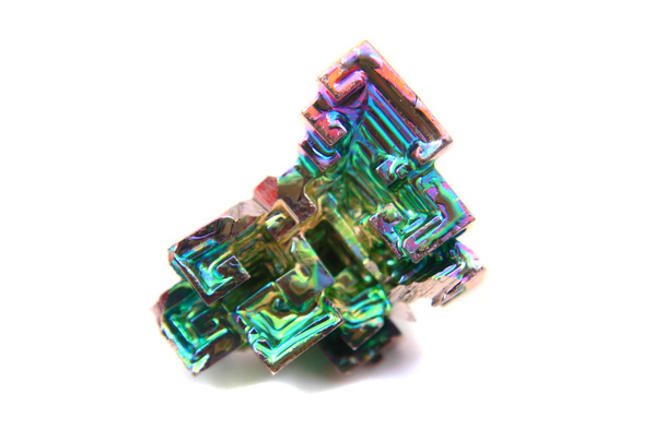 izole renkli bizmut kristal  - Fotoğraf, Görsel