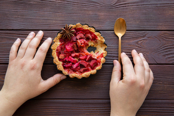 Tasty summer strawberry tart in wooden rustic table, top view.  - Valokuva, kuva