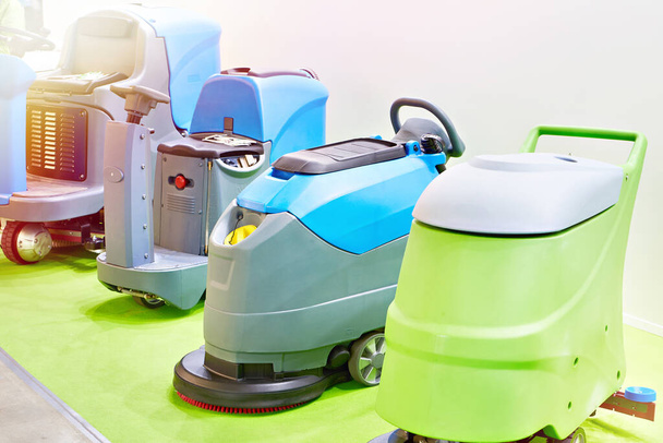 Compact scrubber drier machines in store - 写真・画像