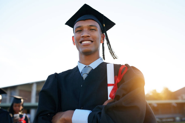 Believe and you will achieve. Portrait of a university student on graduation day - Φωτογραφία, εικόνα