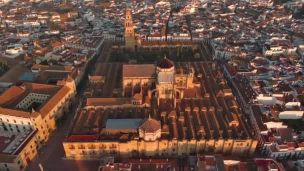 Drone aéreo Filmagem da histórica Catedral de Mesquita de Córdoba, Andaluzia, Espanha, Patrimônio Mundial da Unesco - Filmagem, Vídeo