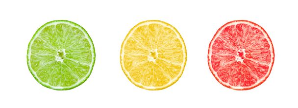 Sammlung von Zitrusscheiben - Zitrone, Limette und Grapefruit isoliert auf weißem Hintergrund - Foto, Bild