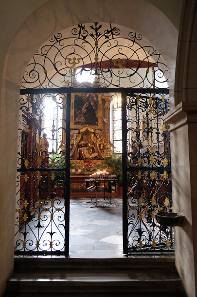 Βωμό της Παναγίας των θλίψεων, εκκλησία των Φραγκισκανών στο Graz, Αυστρία, Στυρία - Φωτογραφία, εικόνα