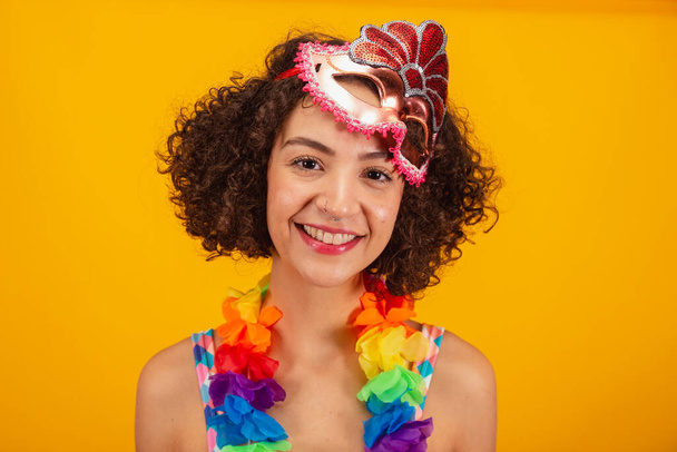 Beautiful Brazilian woman, dressed in carnival clothes, close-up photo on her face, selfie. - Fotoğraf, Görsel