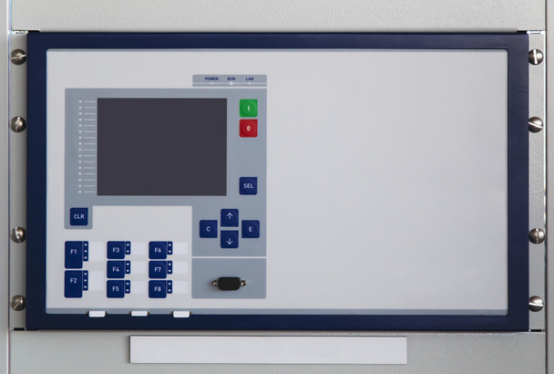 Dispositivo de protección de relé montado en el panel de control
 - Foto, imagen