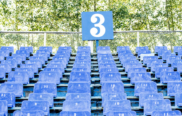 Stadyumda mavi sandalye - Fotoğraf, Görsel