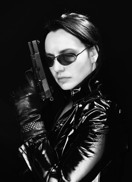 Secret agent woman with gun - Foto, afbeelding