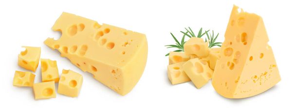Stück Käse isoliert auf weißem Hintergrund. Ansicht von oben. Flache Lage. - Foto, Bild