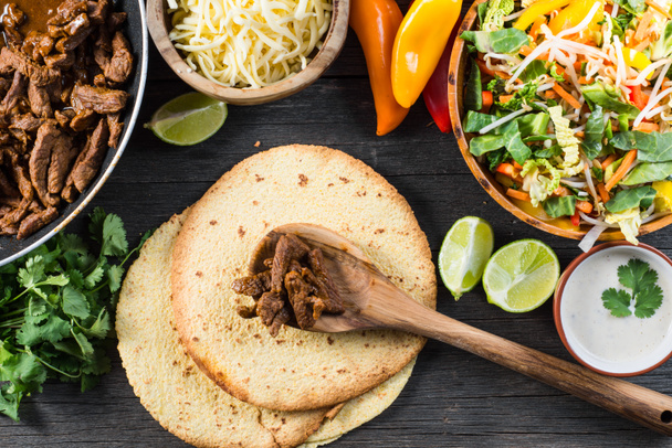preparação autênticos tacos mexicanos, vista superior
 - Foto, Imagem