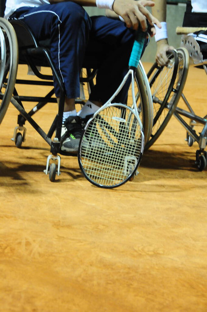 Goiania, Brésil - 12 septembre 2012 étudiants en fauteuil roulant jouant au tennis - Photo, image