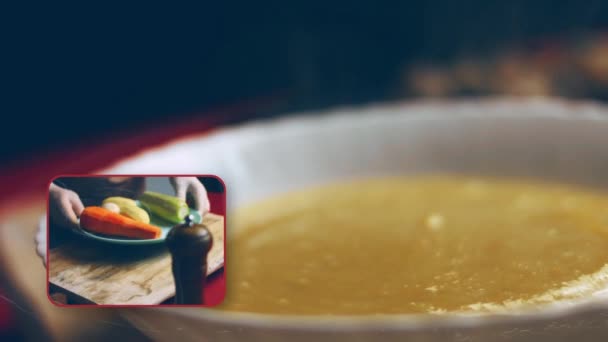 Смачний легкий суп з яловичини з яловичини для нових мам. 4k відео рецепт
. - Кадри, відео