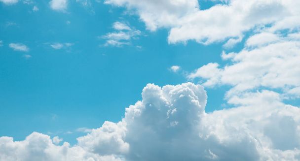 blue sky background with white clouds - Φωτογραφία, εικόνα